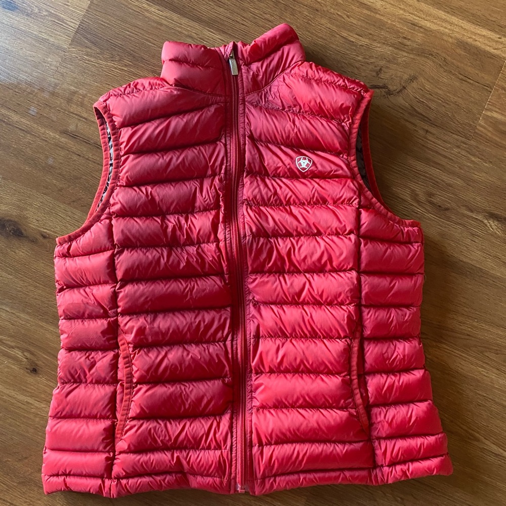 ARIAT down puffer vest